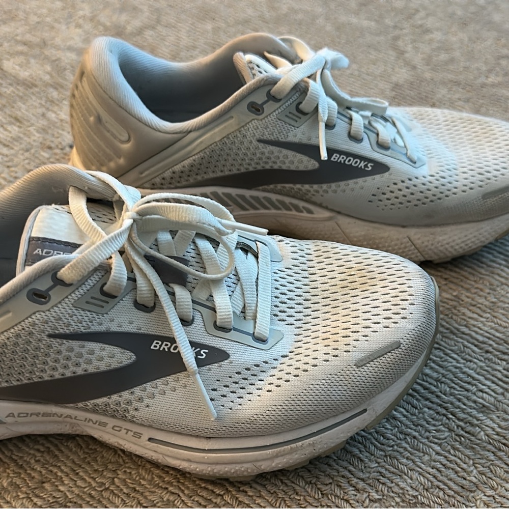 Women’s Size 9 - Brooks Adrenaline GTS White and Gray Sneakers